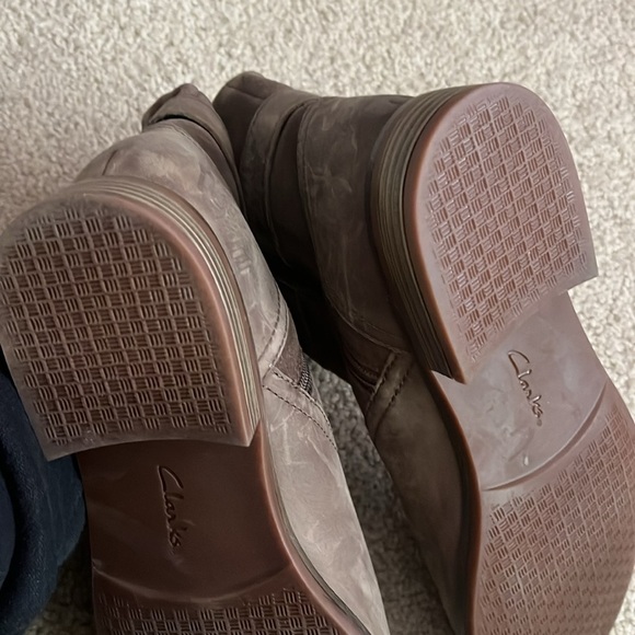 “Clark’s: Women’s Bootie size 8” - Picture 3 of 11